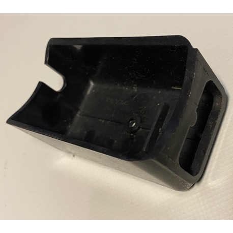 Veritas kryt zásuvky motoru z DDR